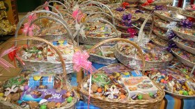 متى نتعلم الاحتفال بأعيادنا؟