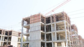 تبون يحث المقاولات الناشطة بالجزائر على تعزيز قدرات الانجاز