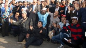 عمال الجنوب يطالبون بوقف قرار إلغاء التقاعد المسبق