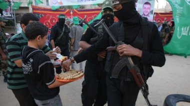 Ghaza: les Palestiniens s'engagent à une trêve après un samedi meurtrier