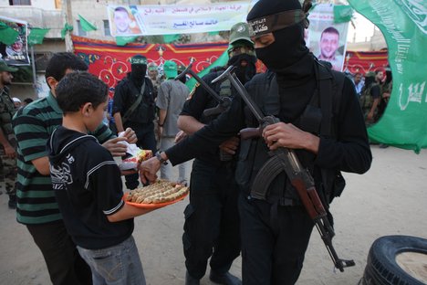 Ghaza: les Palestiniens s'engagent à une trêve après un samedi meurtrier