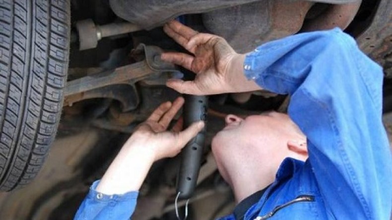 الجزائر: منع 5400 سيارة من السير خلال 2012