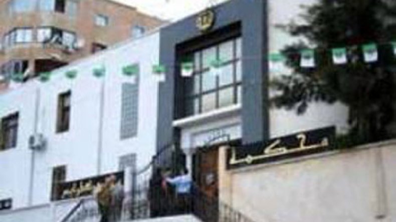 موظفة تشكو مديرة حي جامعي ببن عكنون طردتها من سكنها الوظيفي