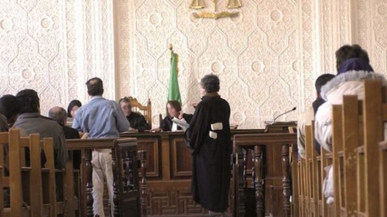 سحب جوازات إطارات بديوان الحبوب ومتعاملين اقتصاديين بمعسكر