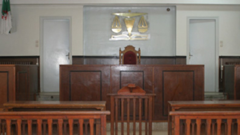 تأجيل  قضية  ” تهريب  المخدرات  عبر  باخرة  ابن  سينا ”  إلى  نهاية  الشهر