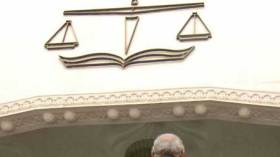 رسائل بأسماء زوجات سياسيين وعسكريين للتحايل على الجزائريين