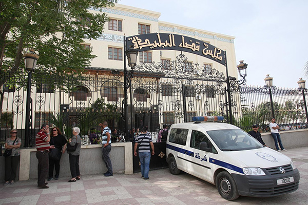 Khalifa trial : ministers and senior officials must appear in court, say lawyers