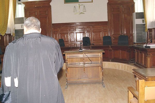 Me Mohcine Amara comparaît devant le tribunal de Bir Mourad Rais