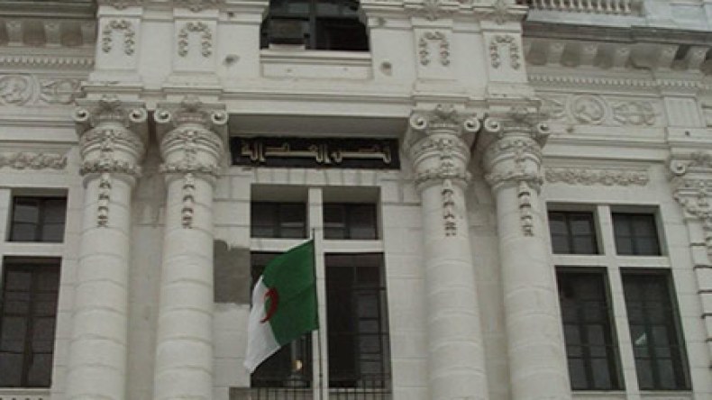 شكّ‭ ‬في‭ ‬نسب‭ ‬ابنته.. فعذب‭ ‬طليقته‭ ‬بالكهرباء‭ ‬حتى‭ ‬الموت‭ ‬في‭ ‬بجاية