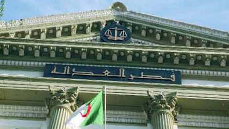 أحكام بالسجن النافذ من 3 إلى 7 سنوات بحق 21 متهم في قضية نفطال