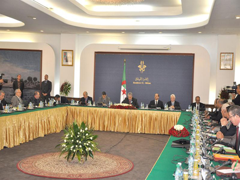 Sellal se félicite du “dialogue franc” ayant caractérisé la réunion de la tripartite