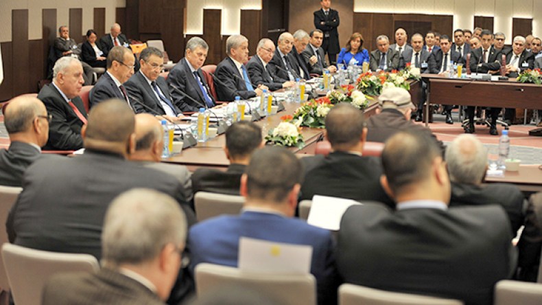 عودة “الودّ” بين الحكومة و”الأفسيو” في لقاء الثلاثية