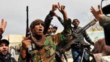 Tripoli: violents combats autour de la résidence de Kadhafi