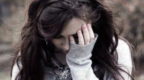 والدي الغني لم يرحم فقري ويُتمي