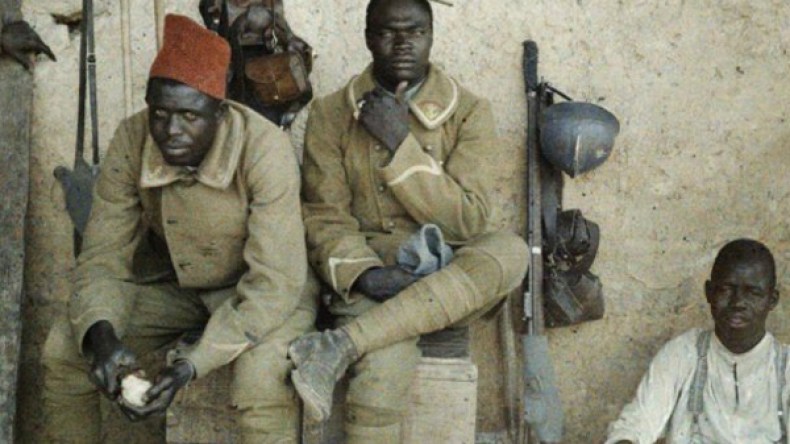 فرنسا تجنّس سينغاليي ثورة الجزائر