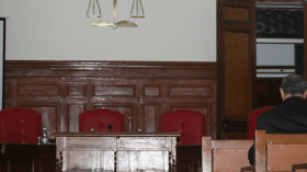 جنايات وهران تؤجل قضية شبكة لتهريب البشر إلى الجزائر