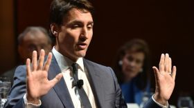 Ryad durcit le ton envers le Canada, Trudeau refuse de s’excuser