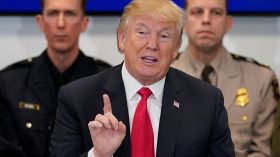 Infiltration de sa campagne: Trump accuse le FBI