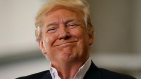 “حظر دخول المسلمين”.. المحكمة العليا تنصر ترامب!