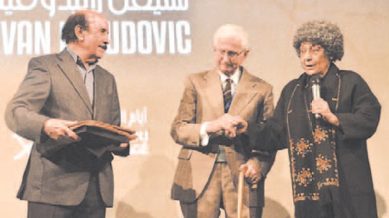 مصور الرئيس تيتو لابيدوفيتش يكرّم بالموڤار، يبكي ويهتف “تحيا الجزائر”