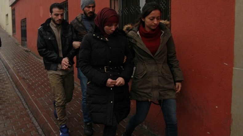 توقيف جزائري وسورية في تركيا