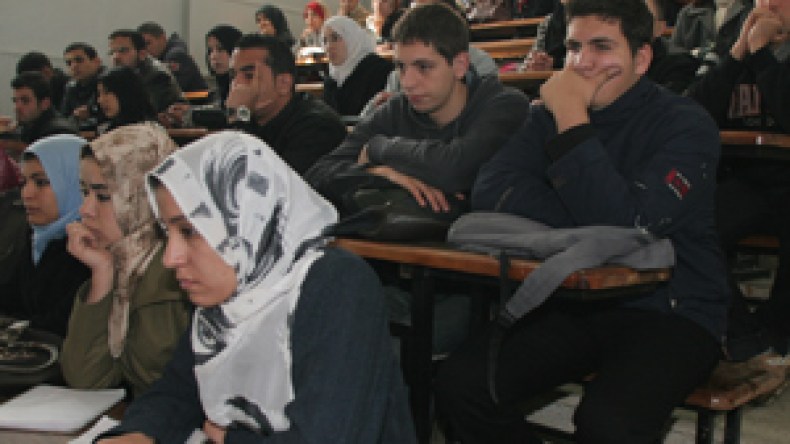 “اعتماد العربية كلغة تعليم في التربية الوطنية سبب الإخفاق في الجامعة”