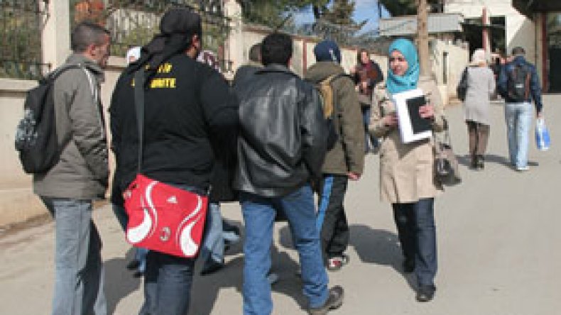 أساتذة مطلوبون للشهادة لتحرير شهادات مدرسية لتلاميذ المدارس المحروقة