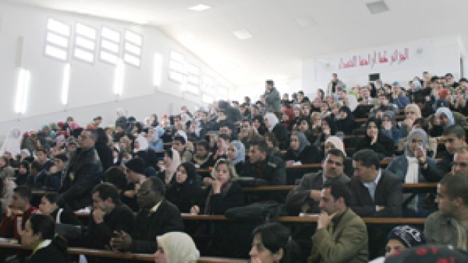 أساتذة يبيعون المحاضرات للطلبة بـ 400 دينار