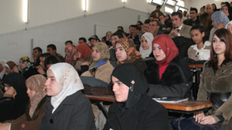 عقوبات للمستفيدين من منح دراسية بالخارج إذا لم يلتحقوا بالجزائر