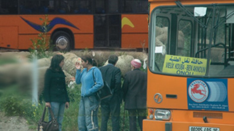 طلبة‭ ‬الجامعة‭ ‬يُهددون‭ ‬بالتشويش‭ ‬على‭ ‬التسجيلات‭ ‬الجامعية‭ ‬للطلبة‭ ‬الجدد‭ ‬