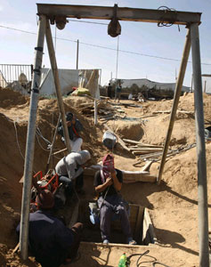 Égypte: l’armée commence à fermer les tunnels vers Ghaza