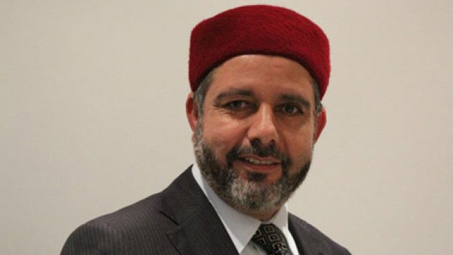 سلفيون يسرقون حذاء وزير في مسجد بتونس