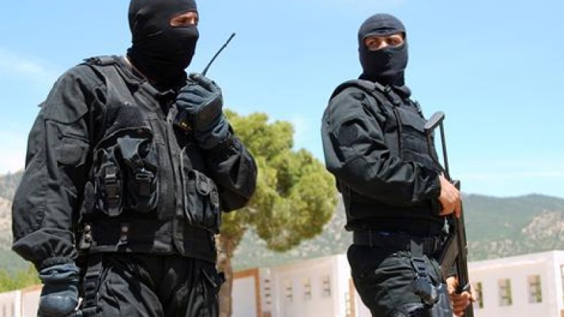 خبير أمني: الخلايا الإرهابية في تونس تعتمد إستراتيجية إرهابيي الجزائر