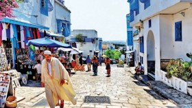 تونس تغلق حدودها مع ليبيا