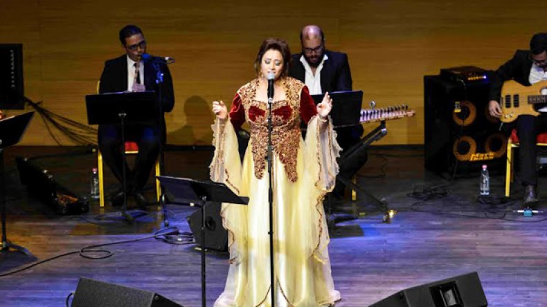 الفنانة التونسية شهرزاد هلال تفتك العلامة الكاملة