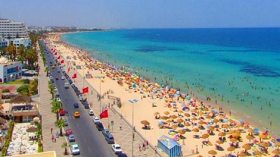 قرابة مليون و300 ألف سائح جزائري دخلوا تونس خلال 2014