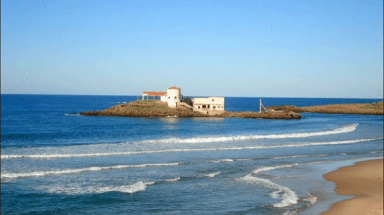 “توانسة” يدخلون سواحل الطارف في قوارب ويطلبون اللجوء!