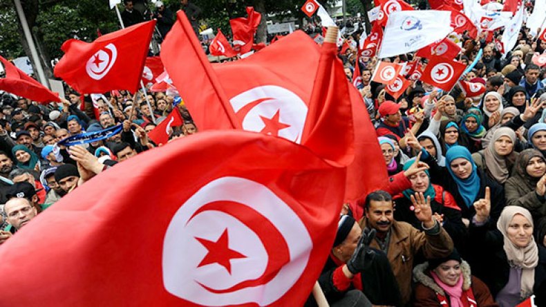 احذروا دعاة الديمقراطية والتحزّب وتحرّر المرأة!