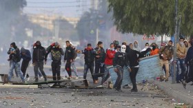 ماذا يجري في تونس؟