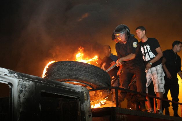 Tunisia: 1 dead, 200 arrested in riots by Islamists