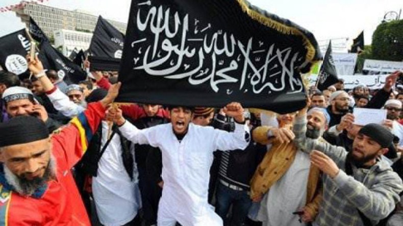 السلفيون الجهاديون يستعرضون عضلاتهم في تونس