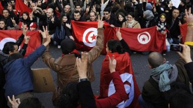 Tunis: des proches des victimes de la révolution menacés, selon Amnesty
