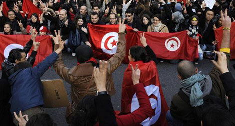 Tunis: des proches des victimes de la révolution menacés, selon Amnesty
