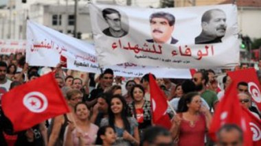 Tunisie: le gouvernement accuse le groupe Ansar al-Charia des meurtres de Mohamed Brahmi et Chokri Belaïd