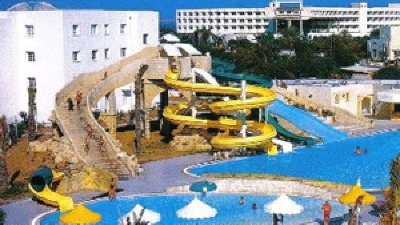 وزير‭ ‬السياحة‭ ‬التونسي‭ ‬في‭ ‬دورية‭ ‬لإقناع‭ ‬السائح‭ ‬الجزائري