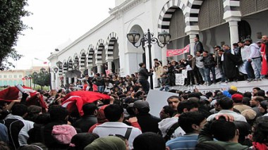Poursuite des perturbations sociales en Tunisie