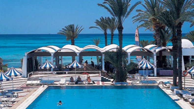 الجزائري يصرف 500 دولار أسبوعيا في تونس!