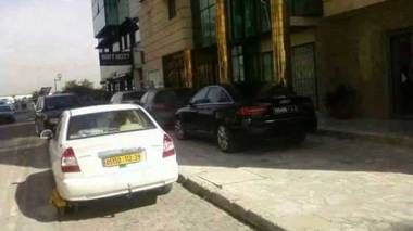 Tunisian policeman insults Algerian tourist with his family and brands him as “terrorist”