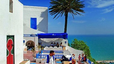 Over 950,000 Algerians spent their holidays in Tunisia