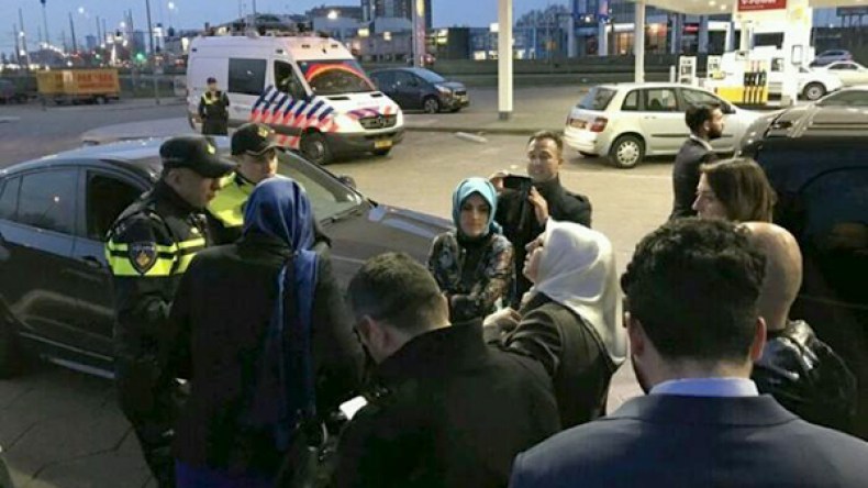 هولندا تحتجز وزيرة تركية